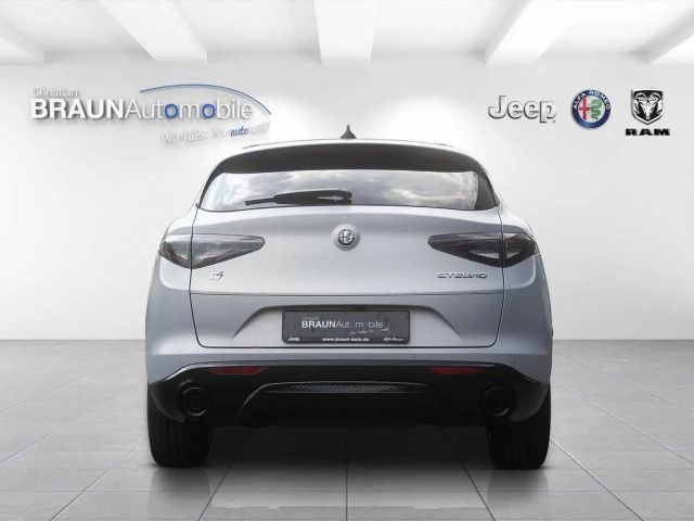 Alfa Romeo Stelvio AT8 Q4 Turbo