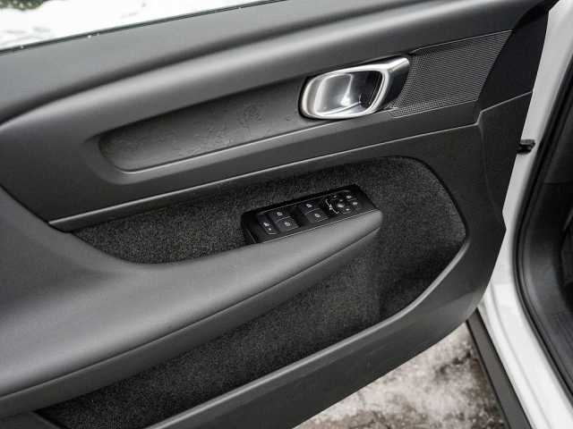 Volvo XC40 Core Momentum