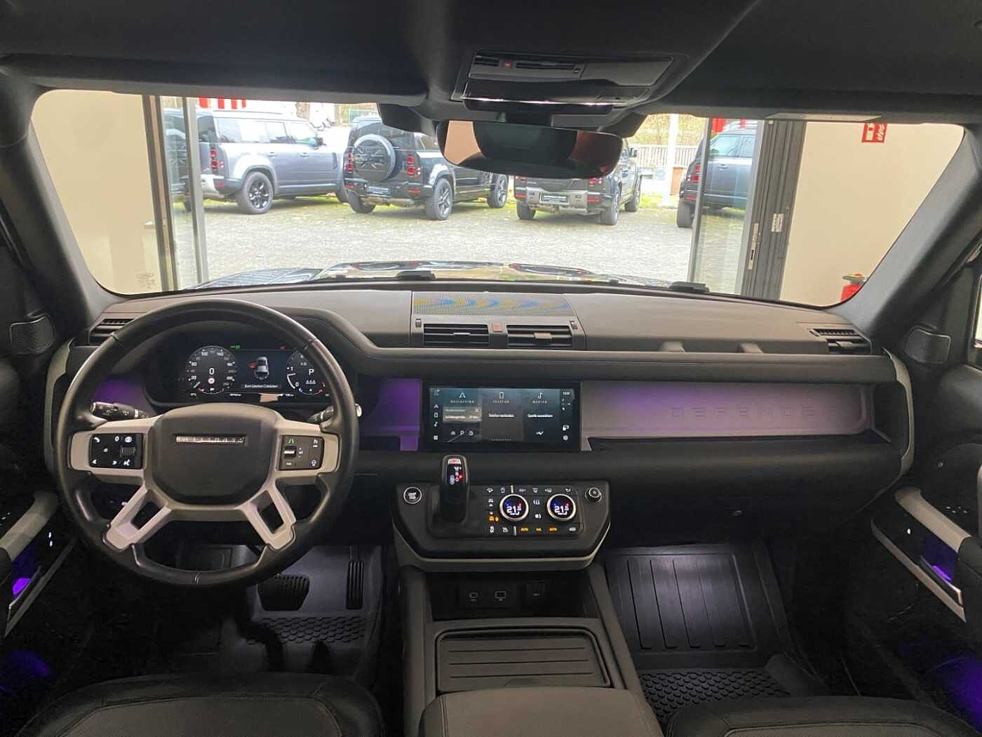 Land Rover Defender 110 Dynamic SE