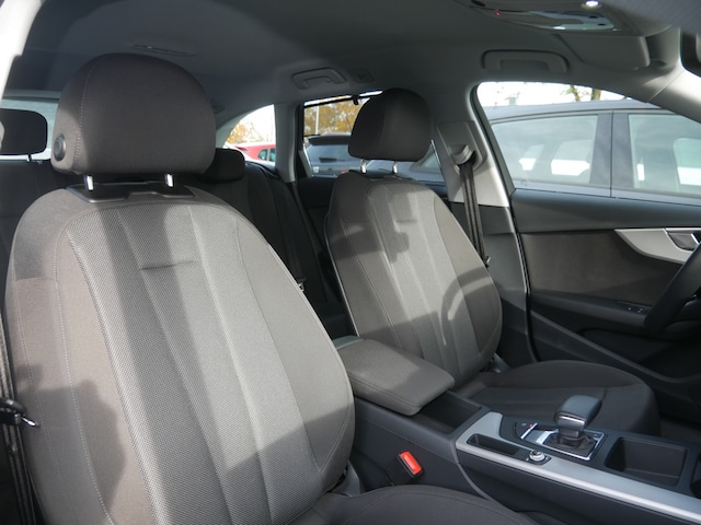 Audi A4 40 TFSI Avant S-Tronic