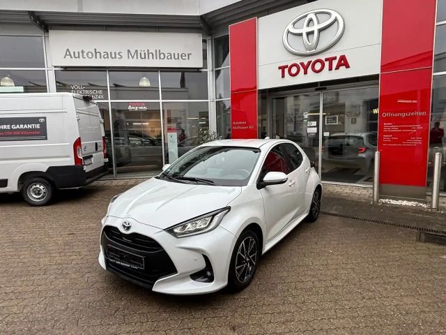 Toyota Yaris Hatchback Hybride Team D