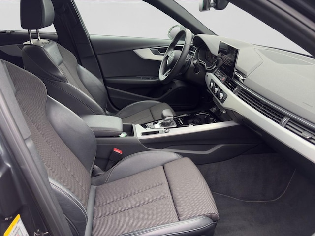 Audi A4 30 TDI S-Tronic Sedan