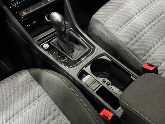 Volkswagen Touran 2.0 TDI DSG R-Line Style