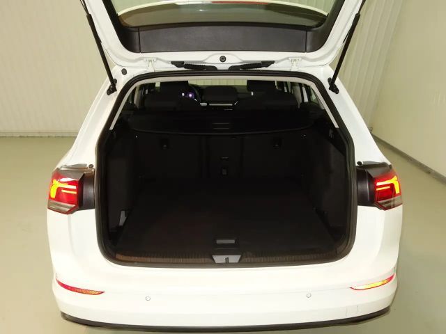 Volkswagen Golf Life Variant