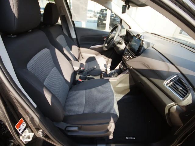 Suzuki S-Cross Hybrid