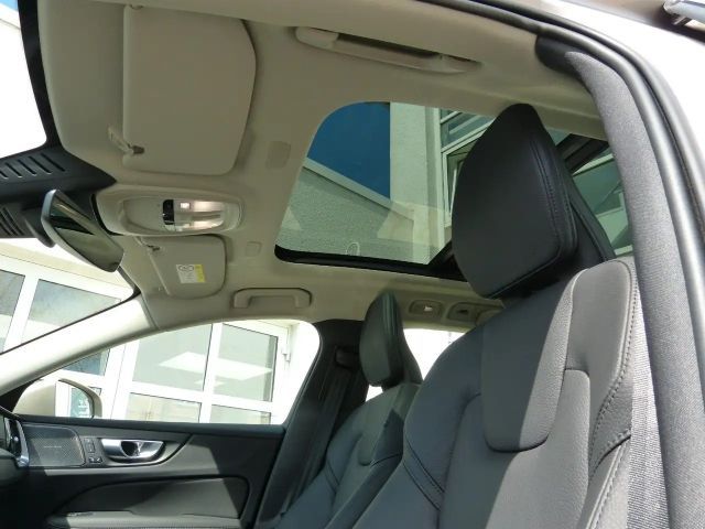 Volvo V60 Cross Country AWD Ultimate