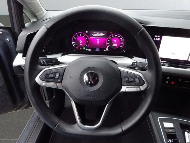 Volkswagen Golf 1.5 eTSI DSG Life Variant