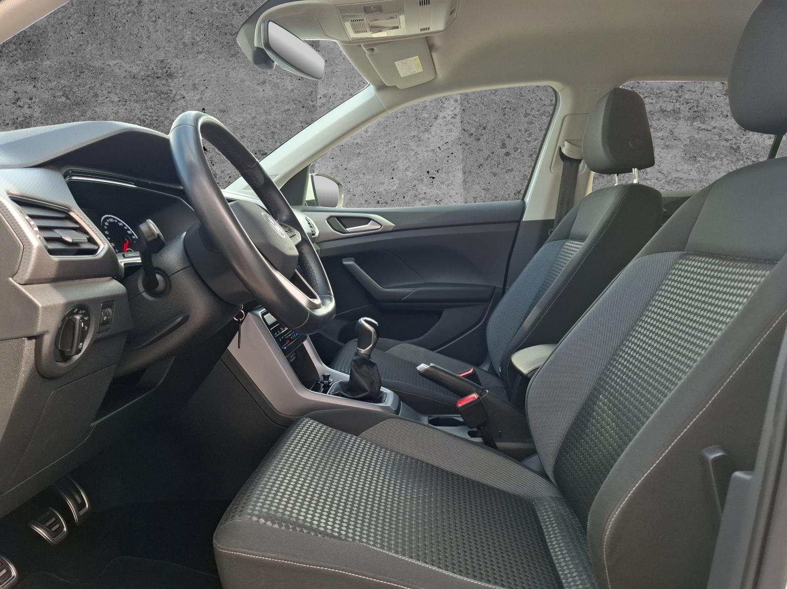 Volkswagen T-Cross TSI Active Navi ACC PDC SH LM