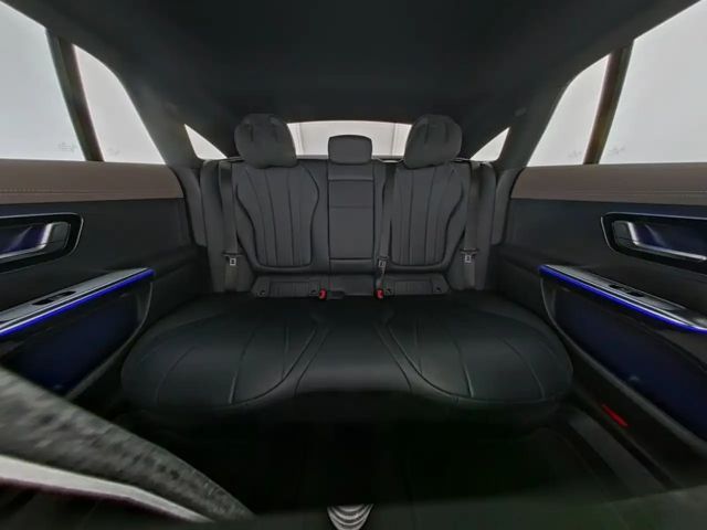 Mercedes-Benz EQE 300 Sedan