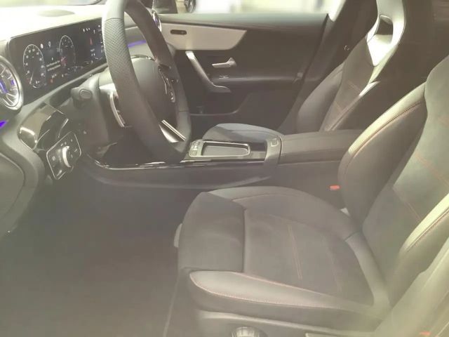 Mercedes-Benz CLA 200 AMG Line Coupé