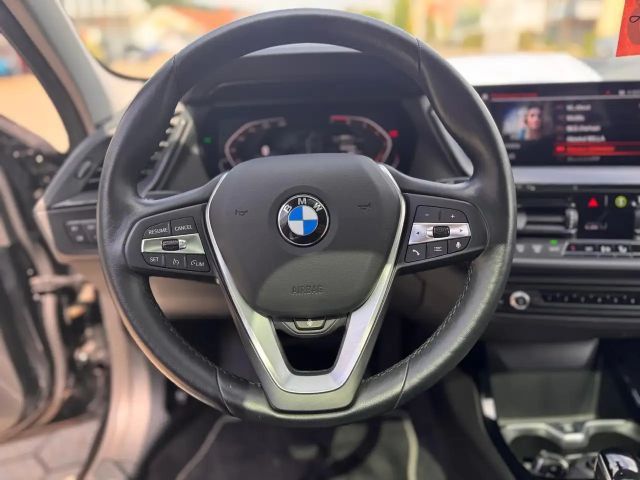BMW 120 120i Sedan Sport Line