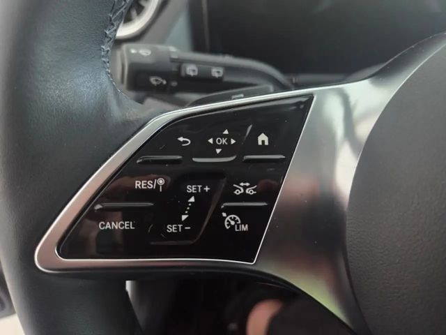 Mercedes-Benz B 200 Progressive Sedan