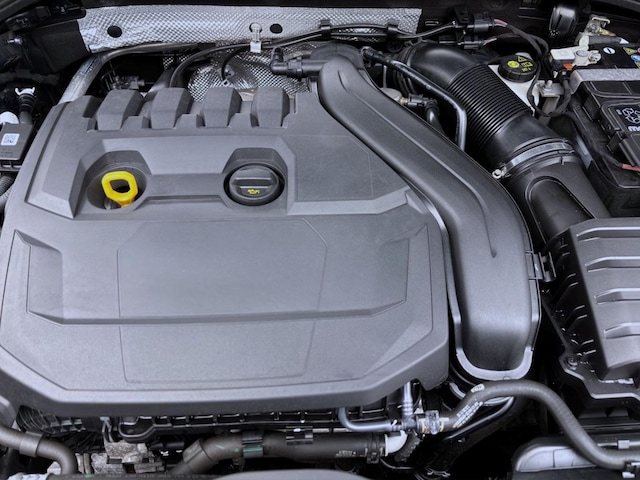 Volkswagen Golf 1.5 eTSI DSG Life Variant