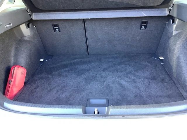 Volkswagen Taigo 1.0 TSI DSG Life