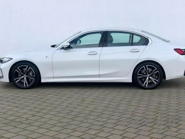 BMW 330 330d M-Sport Sedan