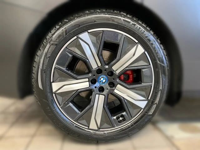 BMW iX xDrive60