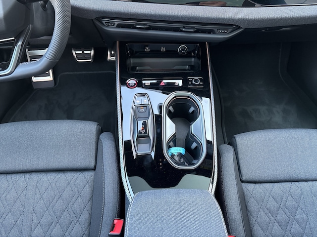 Audi A6 Avant Quattro S-Tronic