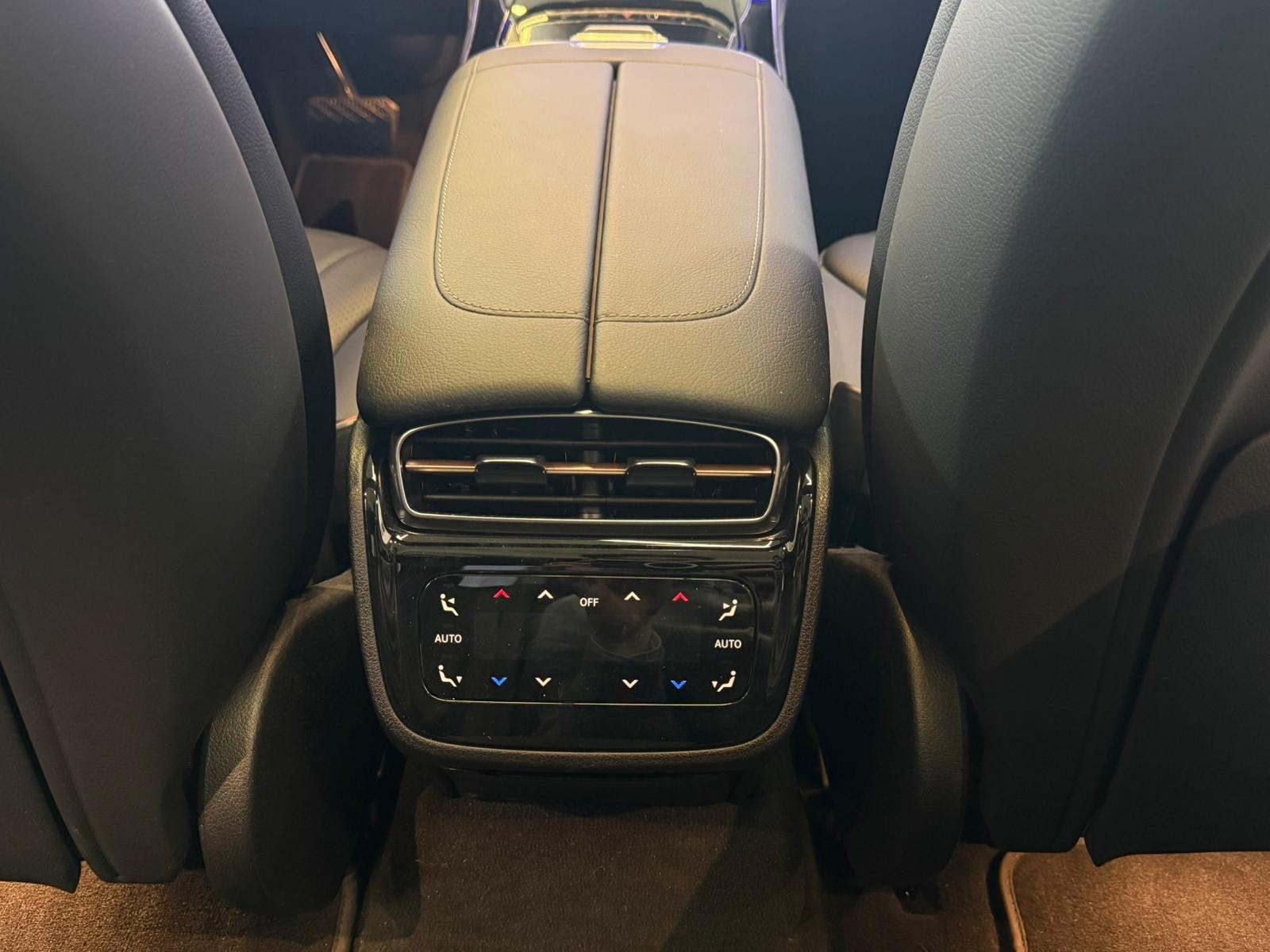 Mercedes-Benz EQE 300 Sedan