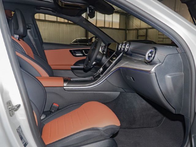 Mercedes-Benz C 200 AMG Line Sedan