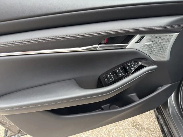 Mazda 3 4WD SkyActiv Takumi e-Skyactiv