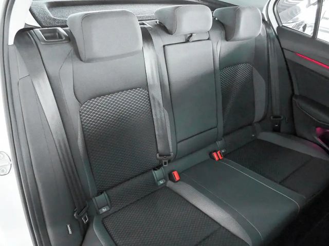 Volkswagen Golf 2.0 TDI DSG Golf VIII