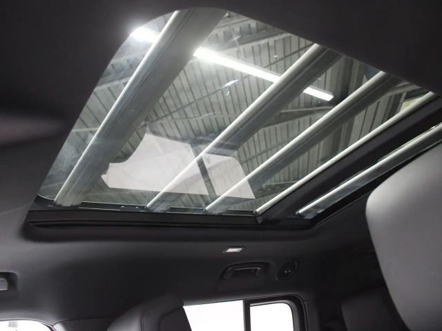 Land Rover Defender D300 Dynamic HSE