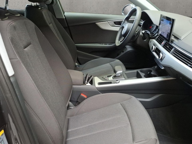 Audi A4 30 TDI S-Tronic Sedan