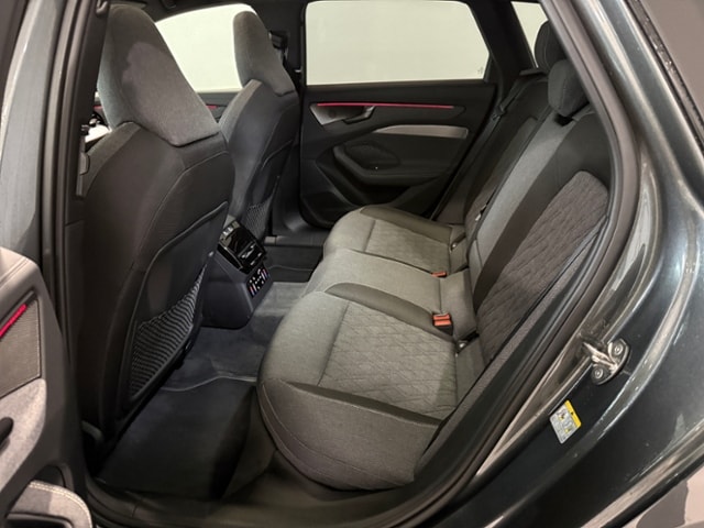 Audi A6 Avant Quattro S-Tronic