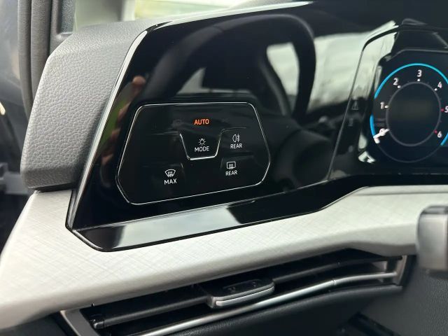 Volkswagen Golf DSG Life Variant