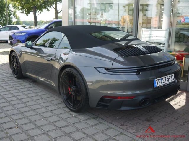 Porsche 992 Cabrio Carrera GTS