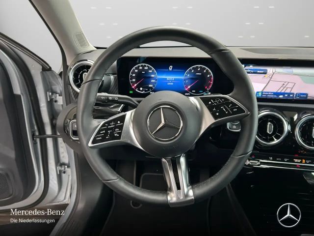 Mercedes-Benz A 200 Progressive