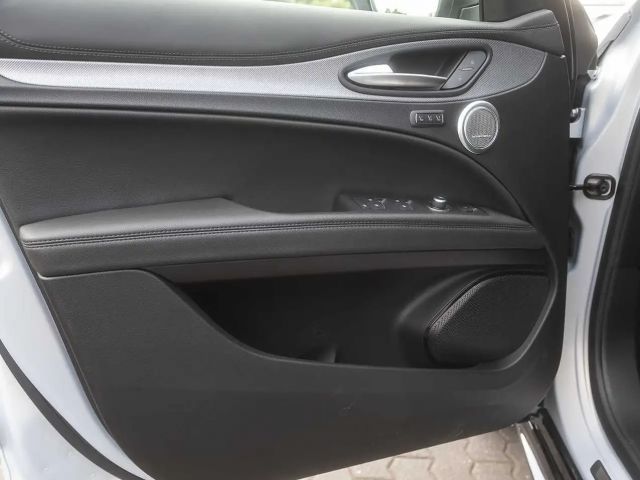 Alfa Romeo Stelvio AT8 Q4 Turbo