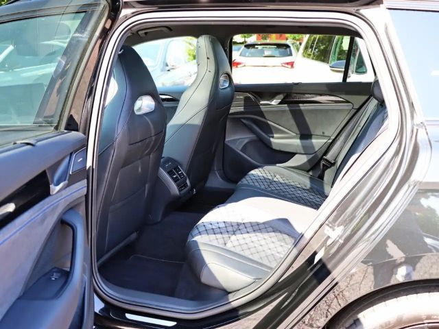 Volkswagen Passat DSG R-Line eHybrid