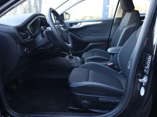 Ford Focus Cool & Connect