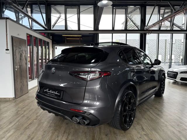 Alfa Romeo Stelvio Q4 Quadrifoglio