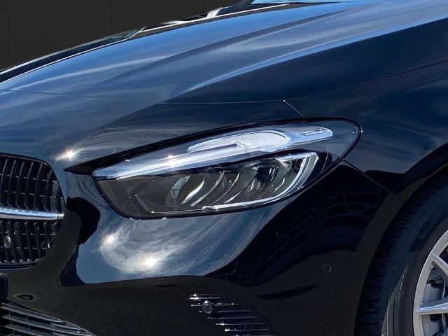 Mercedes-Benz B 180 Sedan