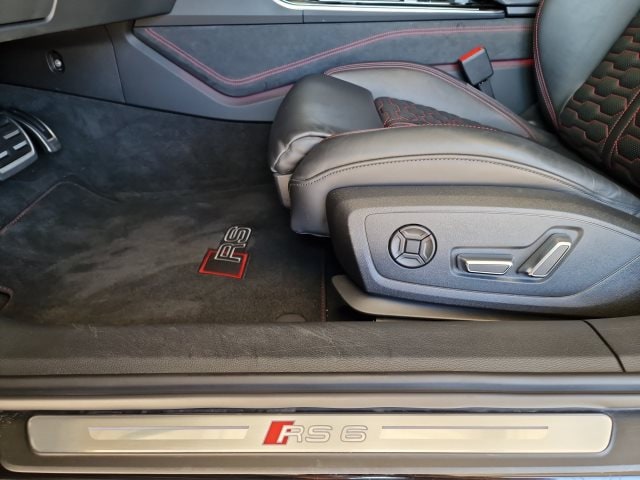 Audi RS6 Avant Quattro