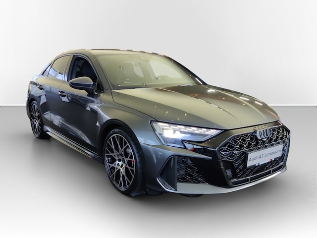Audi RS3 Quattro S-Tronic Sedan