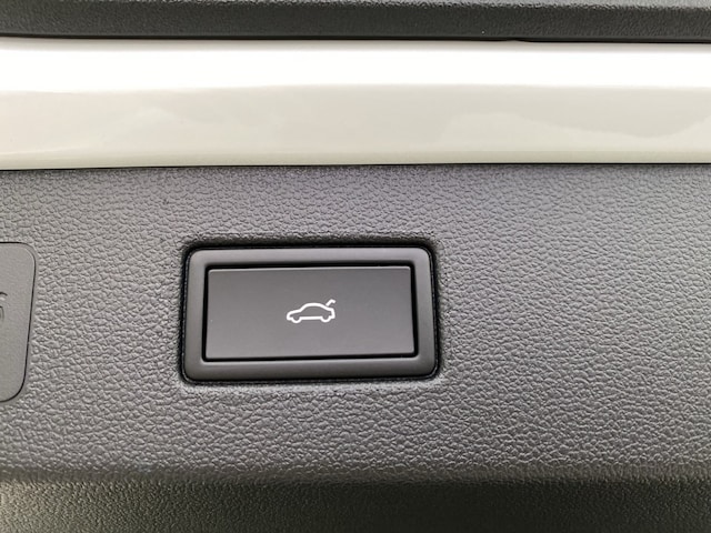 Volkswagen T-Roc 1.5 eTSI DSG IQ.Drive R-Line