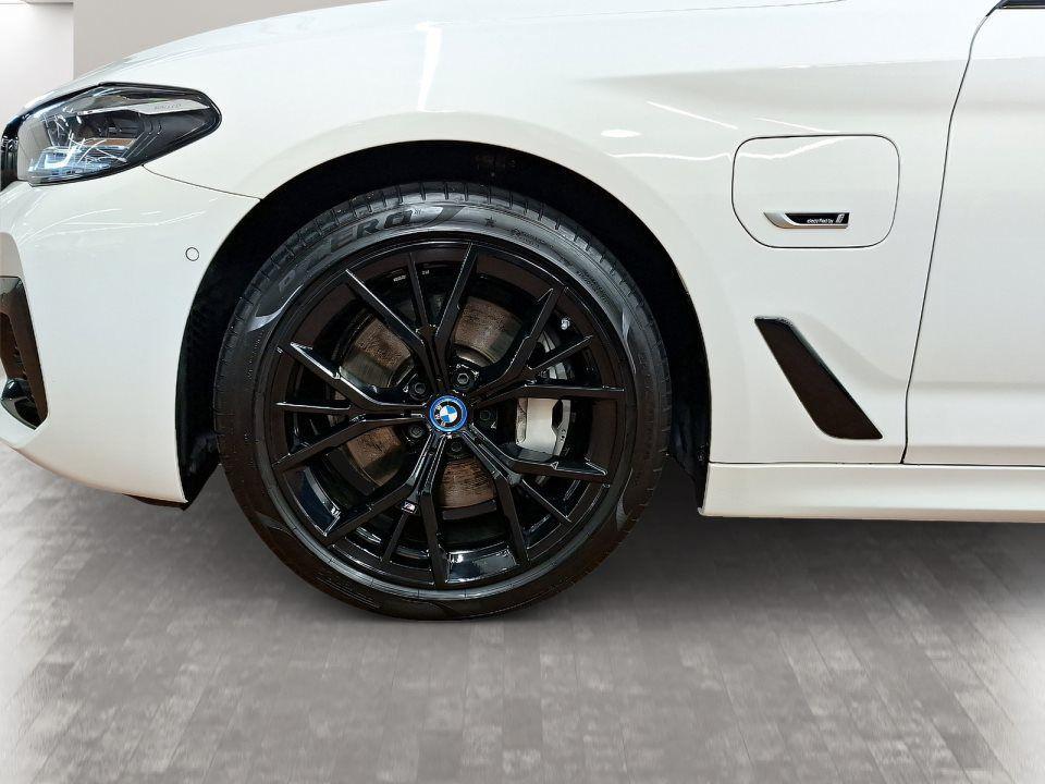 BMW 545 545e Sedan xDrive