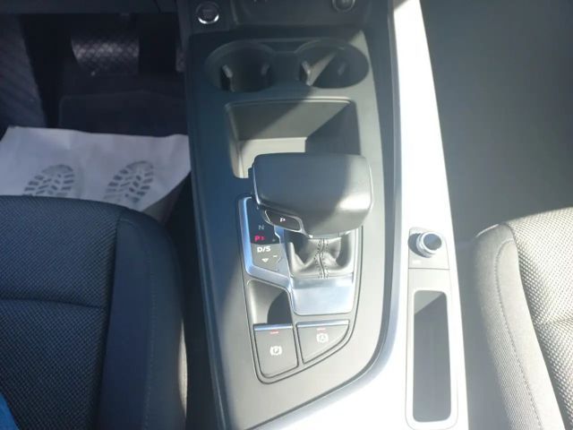 Audi A4 35 TFSI S-Line S-Tronic Sedan