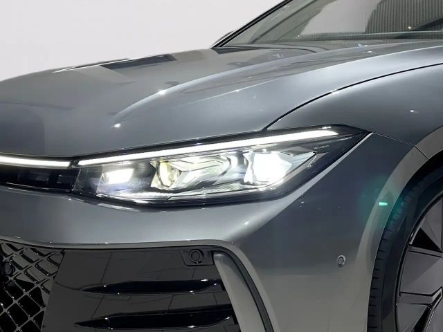 Volkswagen Passat DSG R-Line Style