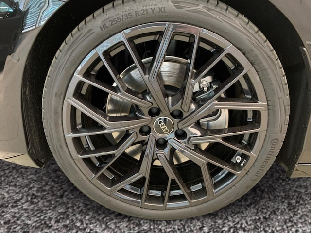 Audi A6 Avant Quattro S-Tronic