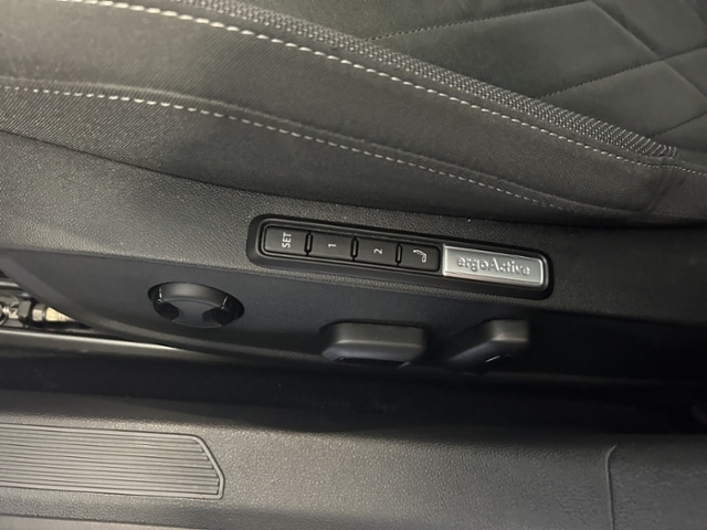 Volkswagen Golf 2.0 TSI DSG Golf VIII