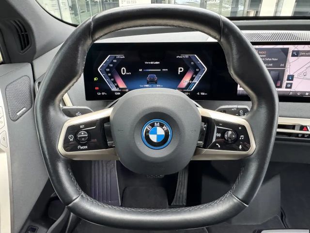 BMW iX xDrive40