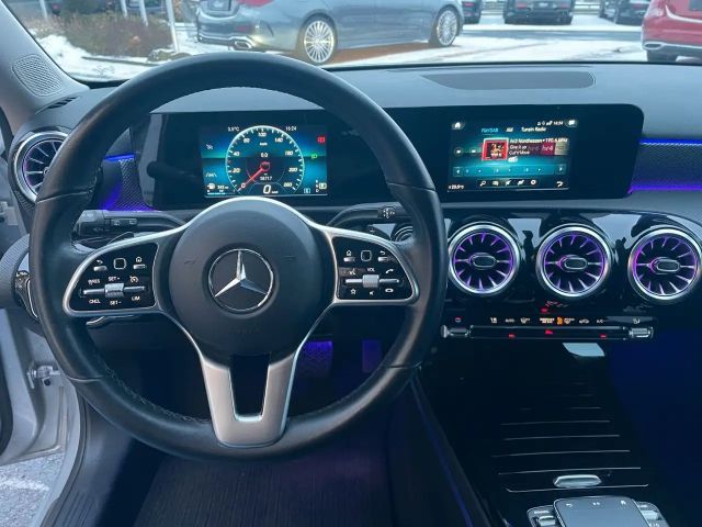 Mercedes-Benz A 180 Hatchback Progressive