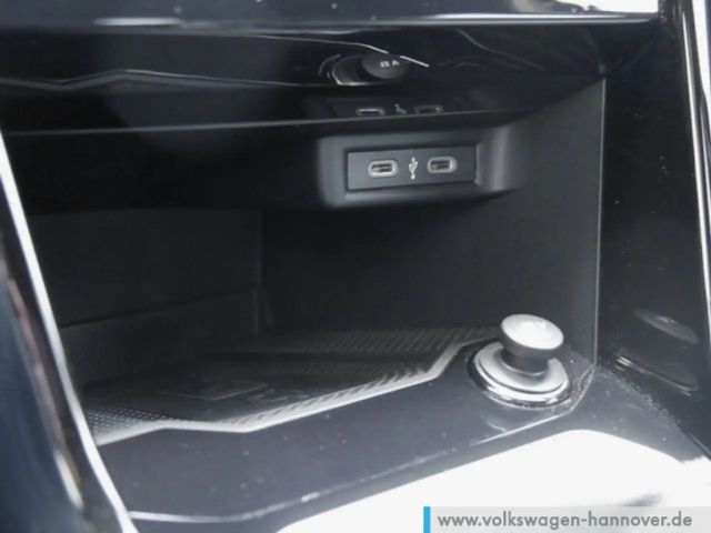 Volkswagen T-Roc 1.5 TSI DSG R-Line Style