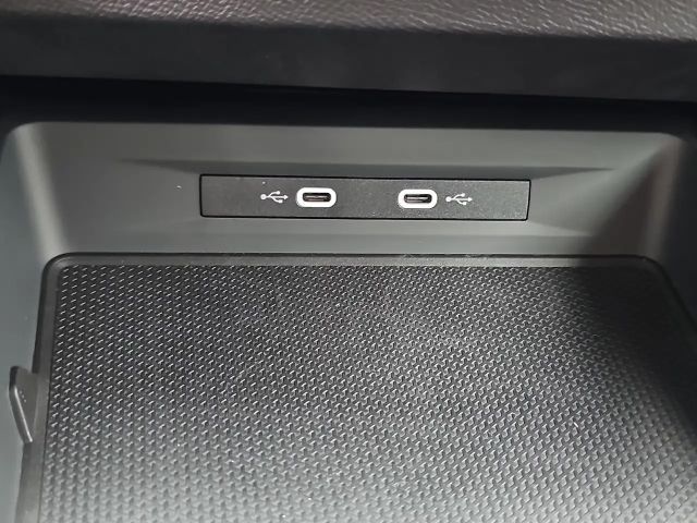 Seat Leon 1.5 eTSI Sportstourer Style