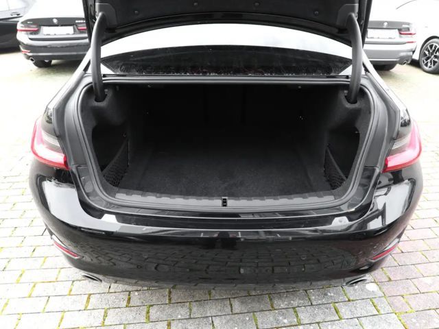 BMW 330 330i Advantage pakket Sedan xDrive