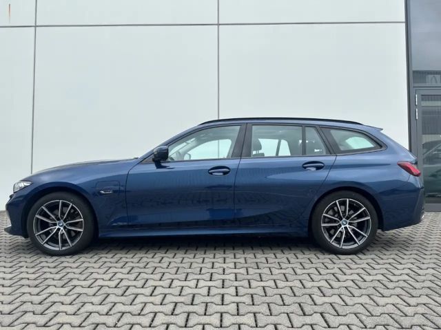 BMW 330 330e Touring